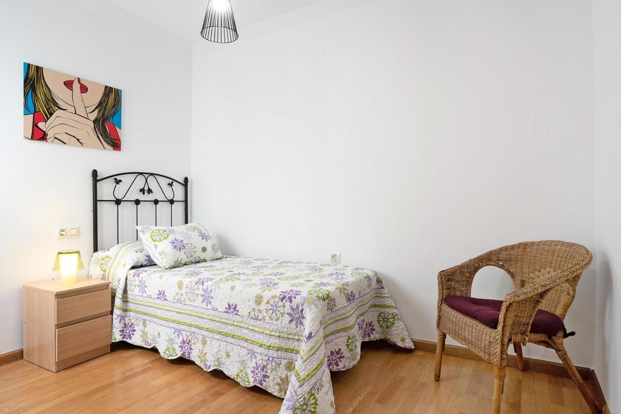Apartamento Sol - Solo Familias Conil De La Frontera Luaran gambar